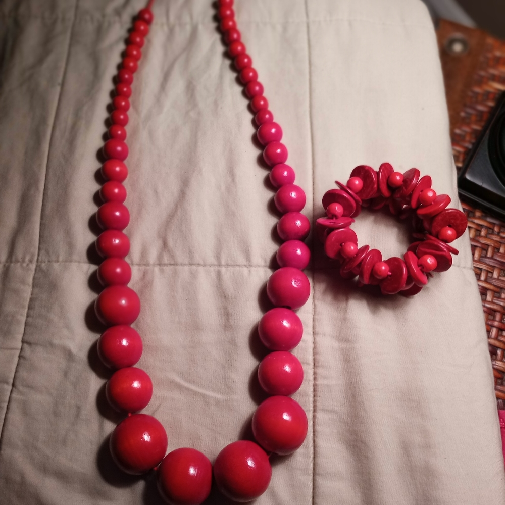 Handmade necklace and bracelet